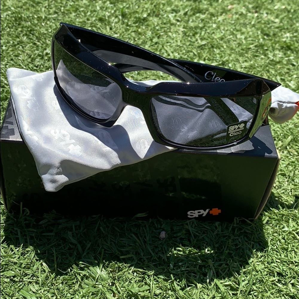 Spy Cleo sunglasses